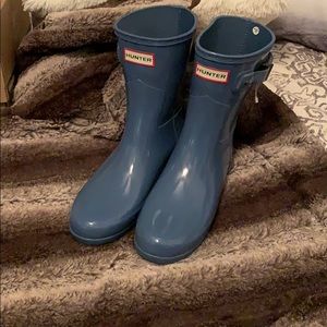 Hunter boots size 7 blue